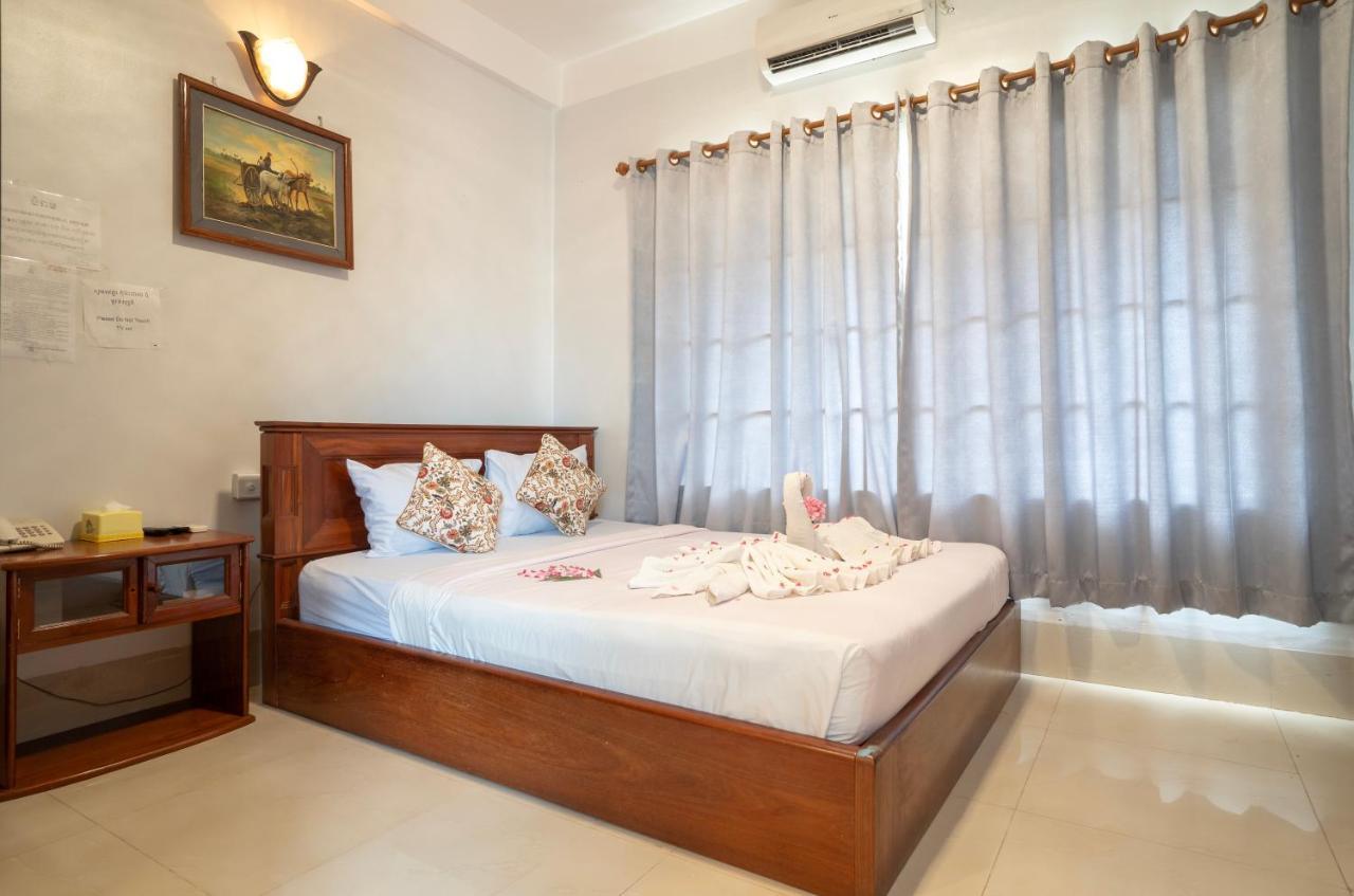 Siem Reap Riverside Hotel Экстерьер фото