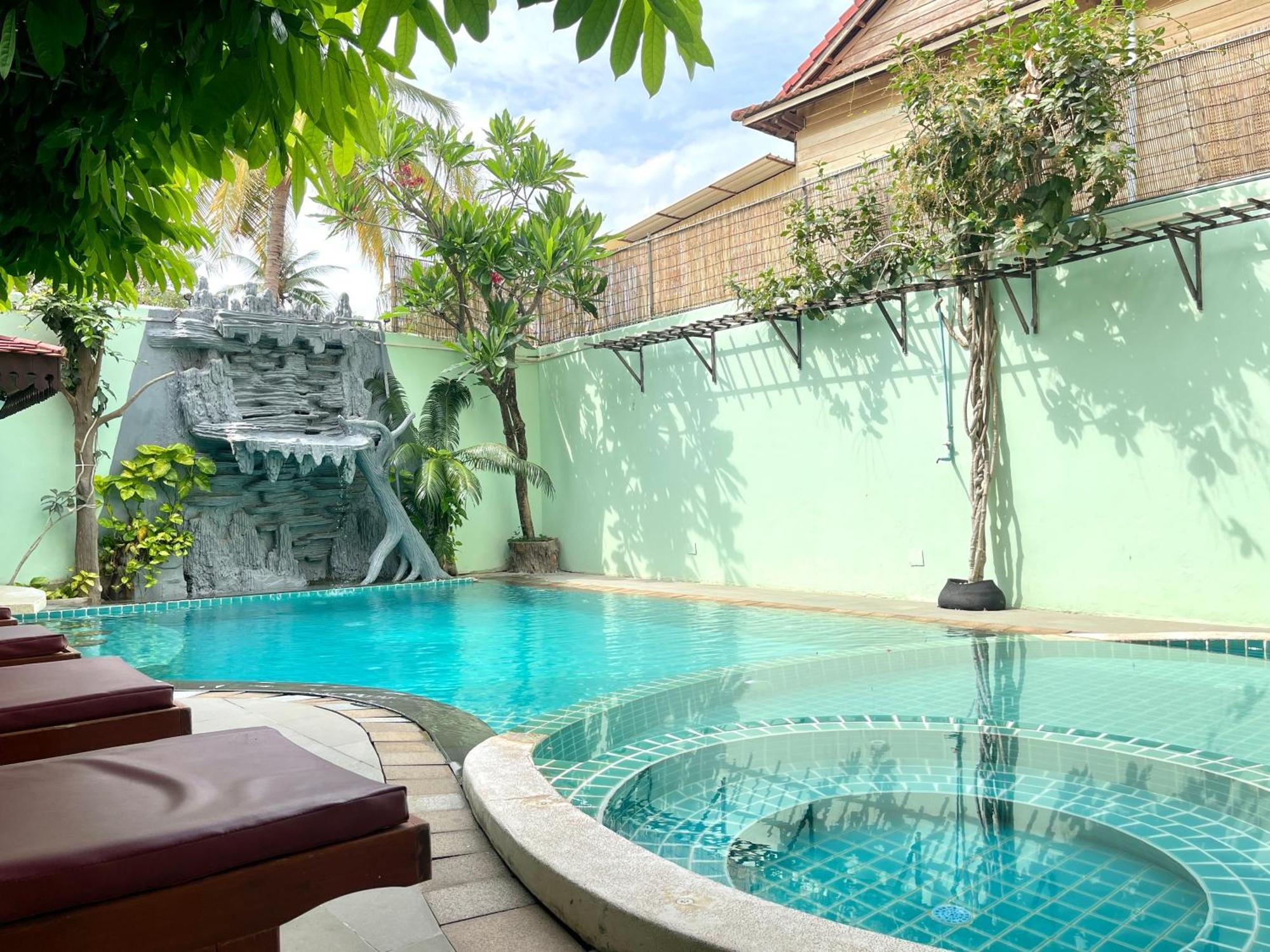 Siem Reap Riverside Hotel Экстерьер фото