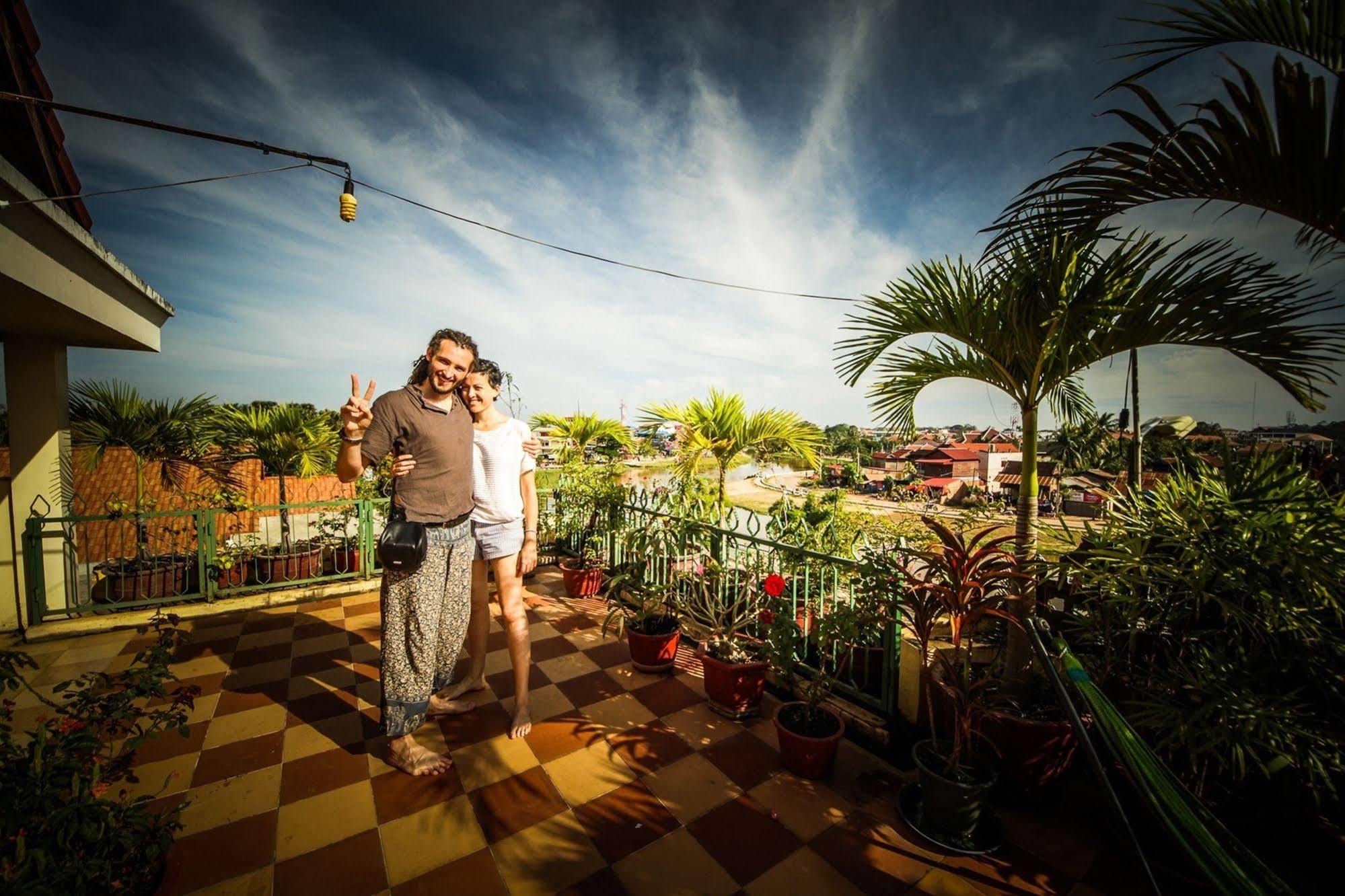 Siem Reap Riverside Hotel Экстерьер фото